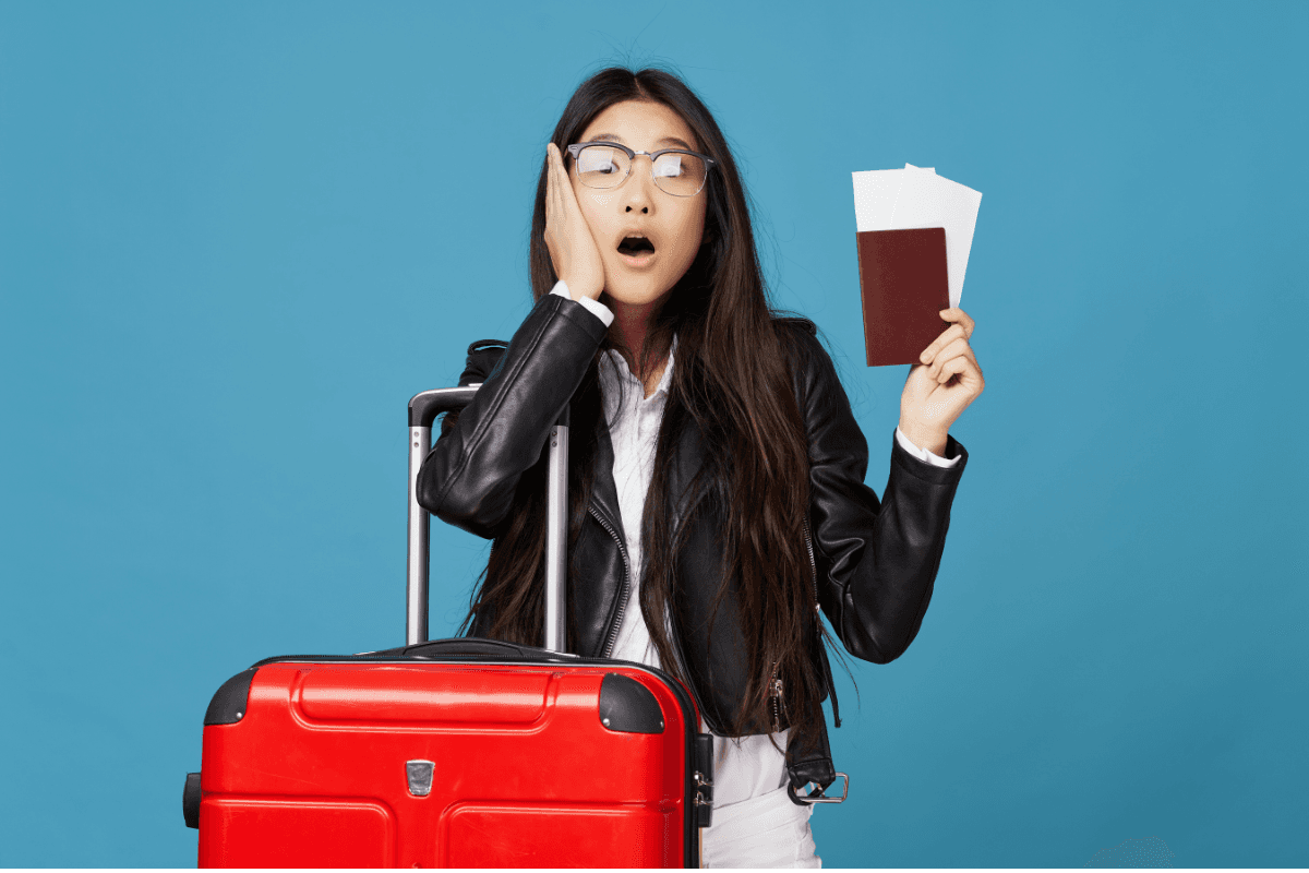Solo Travel Tips : सोलो ट्रिप पर जा रहे तो इन खास बातों का रखे ध्यान