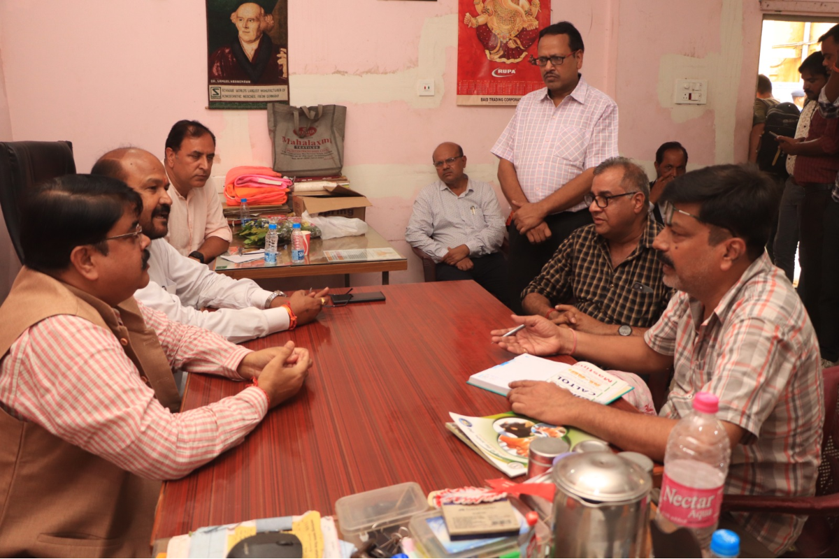 जमशेदपुर : गौ सेवा आयोग के अध्यक्ष निरीक्षण करने पहुंचे गौशाला, लगायी फटकार, जारी करेंगे कारण बताओ नोटिस