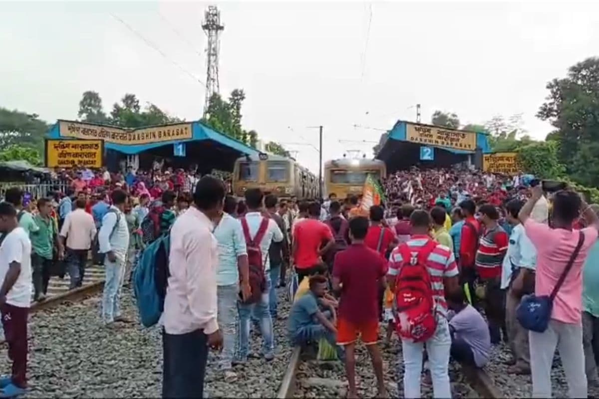Bengal Bandh: भाजपा का बंगाल बंद शुरू, जगह-जगह ट्रेनें रोकी, छात्र आंदोलन के दौरान हुआ था बवाल Bengal Bandh: भाजपा का बंगाल बंद शुरू, जगह-जगह ट्रेनें रोकी, छात्र आंदोलन के दौरान हुआ था बवाल