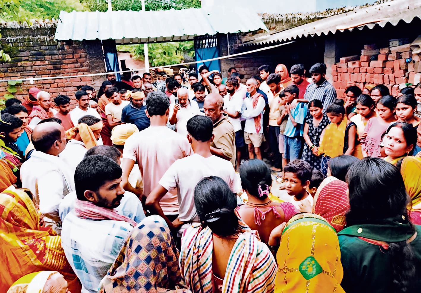 गया में पति को फंदे से लटकता देख पत्नी ने भी की आत्महत्या, एक ही चिता पर हुआ अंतिम संस्कार
