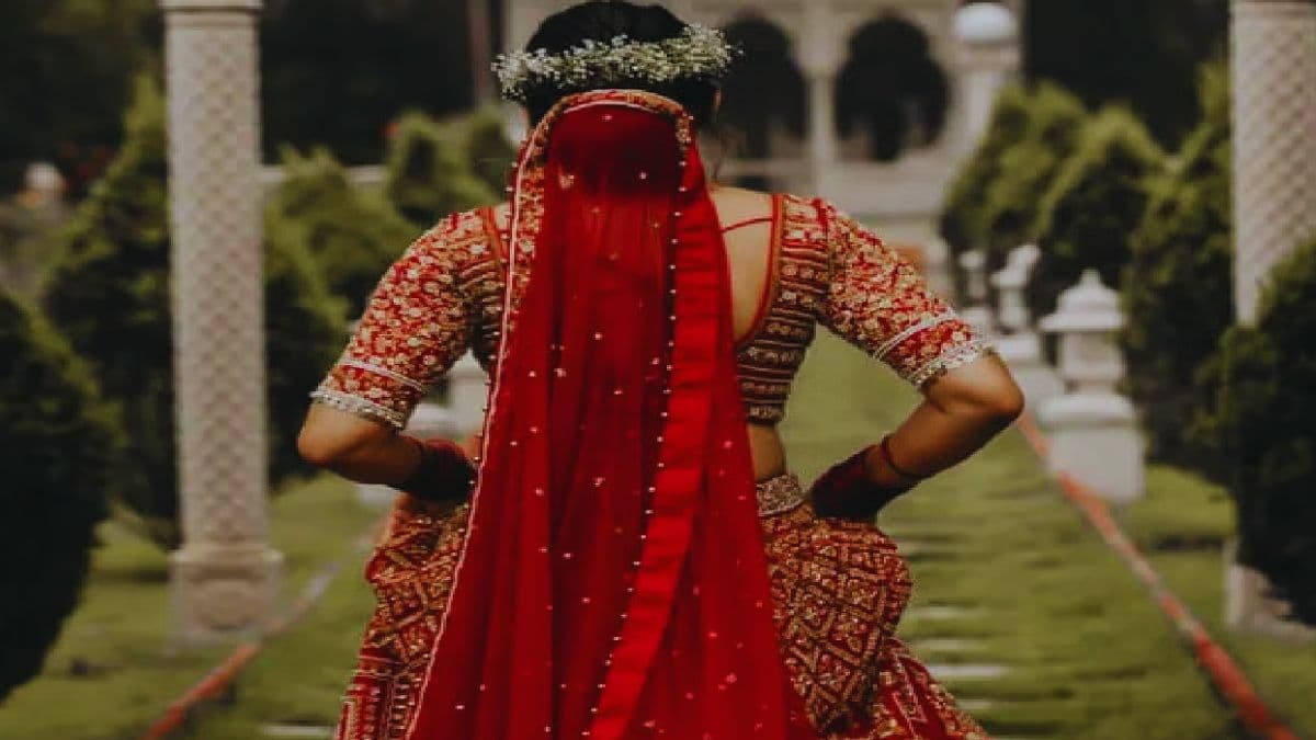 दरभंगा: नई नवेली दुल्हन पति को छोड़ प्रेमी के साथ हुई फरार, 12 जुलाई को हुई थी शादी, साथ में गहने और नकद भी ले गई…
