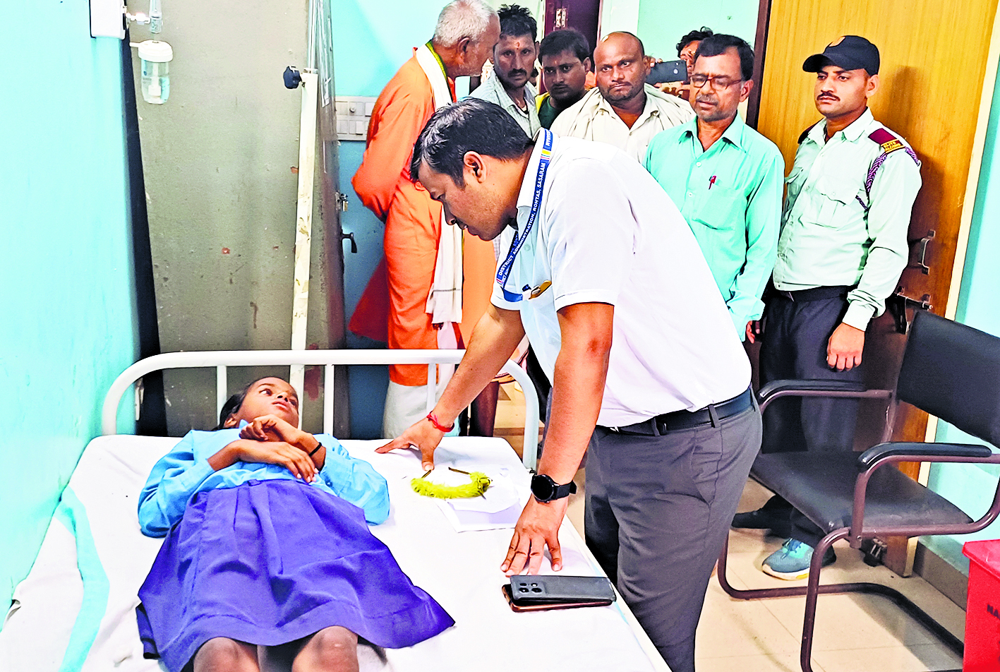 Sasaram News: मिडडे मील में परोसे गये खाने में मिली संदिग्ध पोटली, एक छात्र को हुई फूड प्वाॅयजनिंग