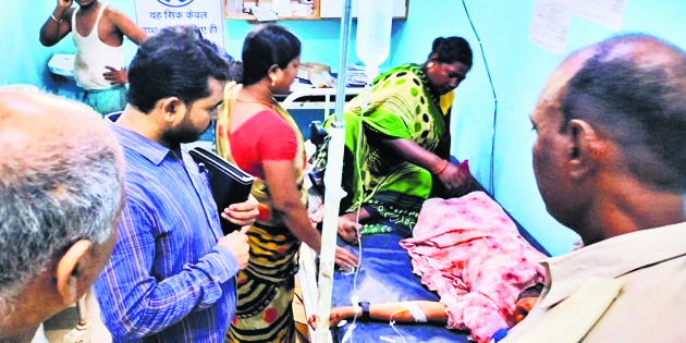 करगहर में छत पर गिरा ठनका, चाचा-भतीजे की मौत, पांच महिलाएं घायल
