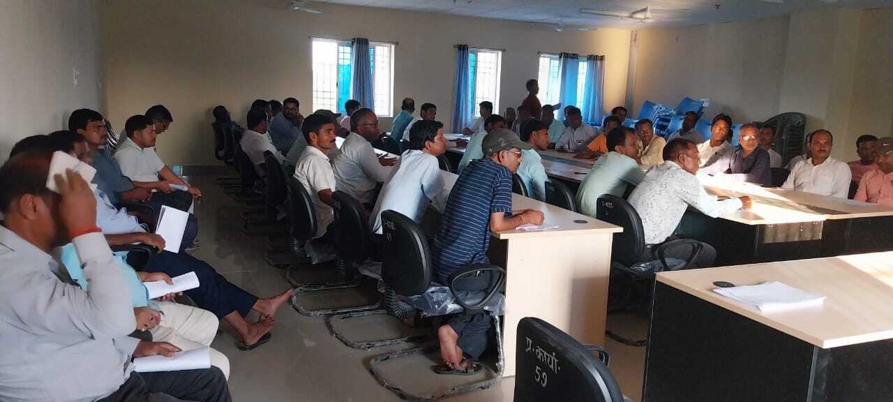 बीएलओ की बैठक में मतदाता सूची में सुधार का दिया निर्देश