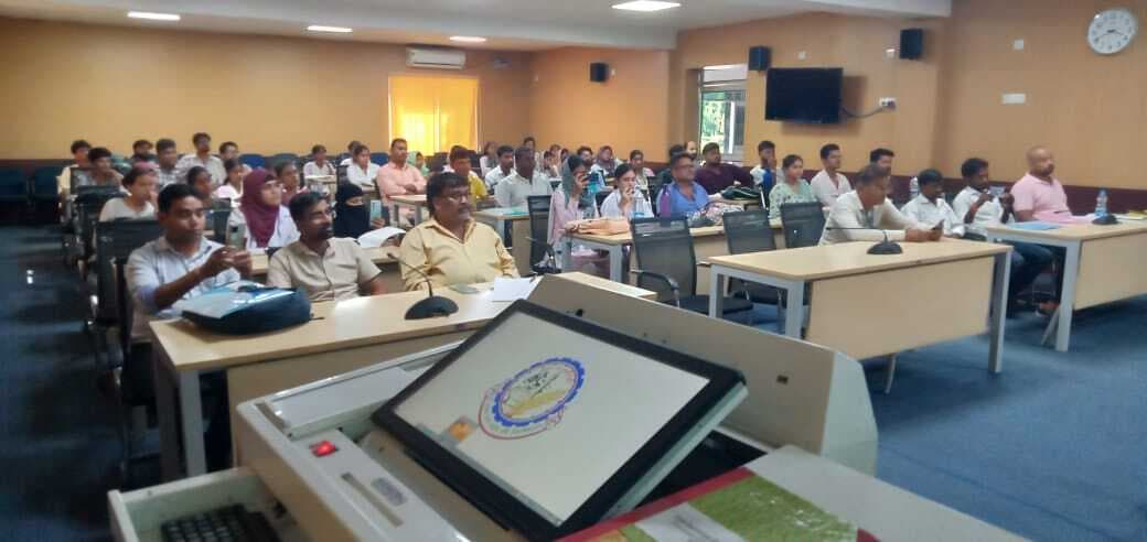 मशरूम से आत्मनिर्भर बन रहीं ग्रामीण महिलाएं : डीन