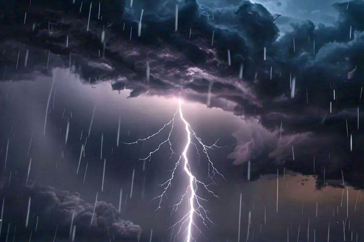 Aaj Ka Mausam: झारखंड में आज गरज के साथ बारिश, वज्रपात का येलो अलर्ट