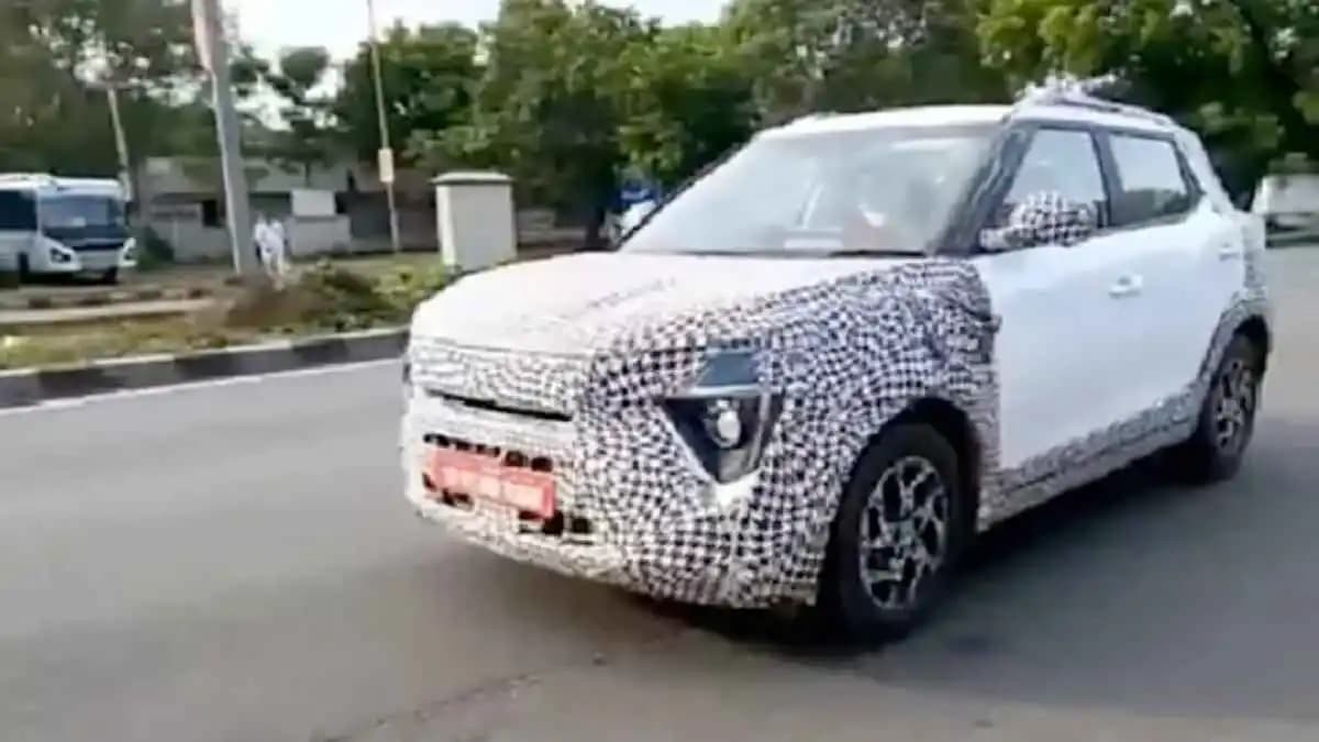All electric Mahindra XUV 3X0 पहली बार परीक्षण के दौरान देखी गई