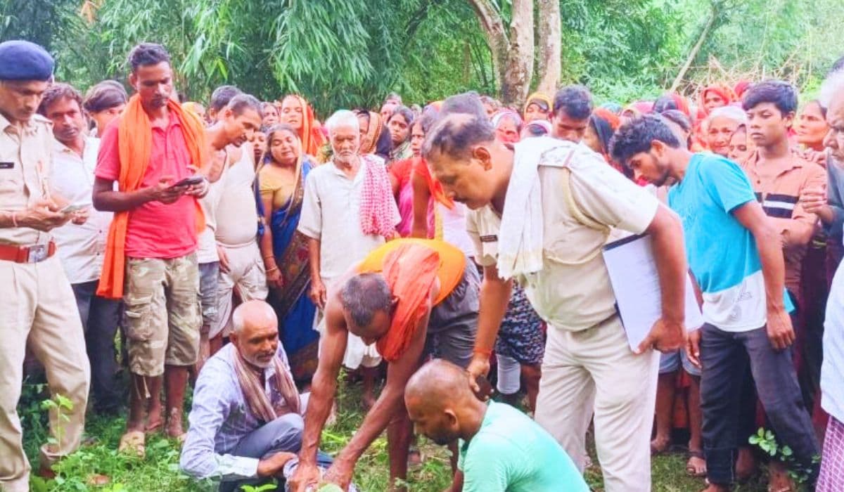 समस्तीपुर में आम के पेड़ से लटका मिला युवक का शव, करीब एक साल पहले हुई थी शादी, पुलिस मामले की कर रही जांच…