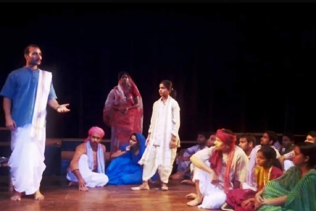 Theatre News : एमसीडी के रवैये को लेकर रंगकर्मियों में गुस्सा, जानिए किसने क्या कहा