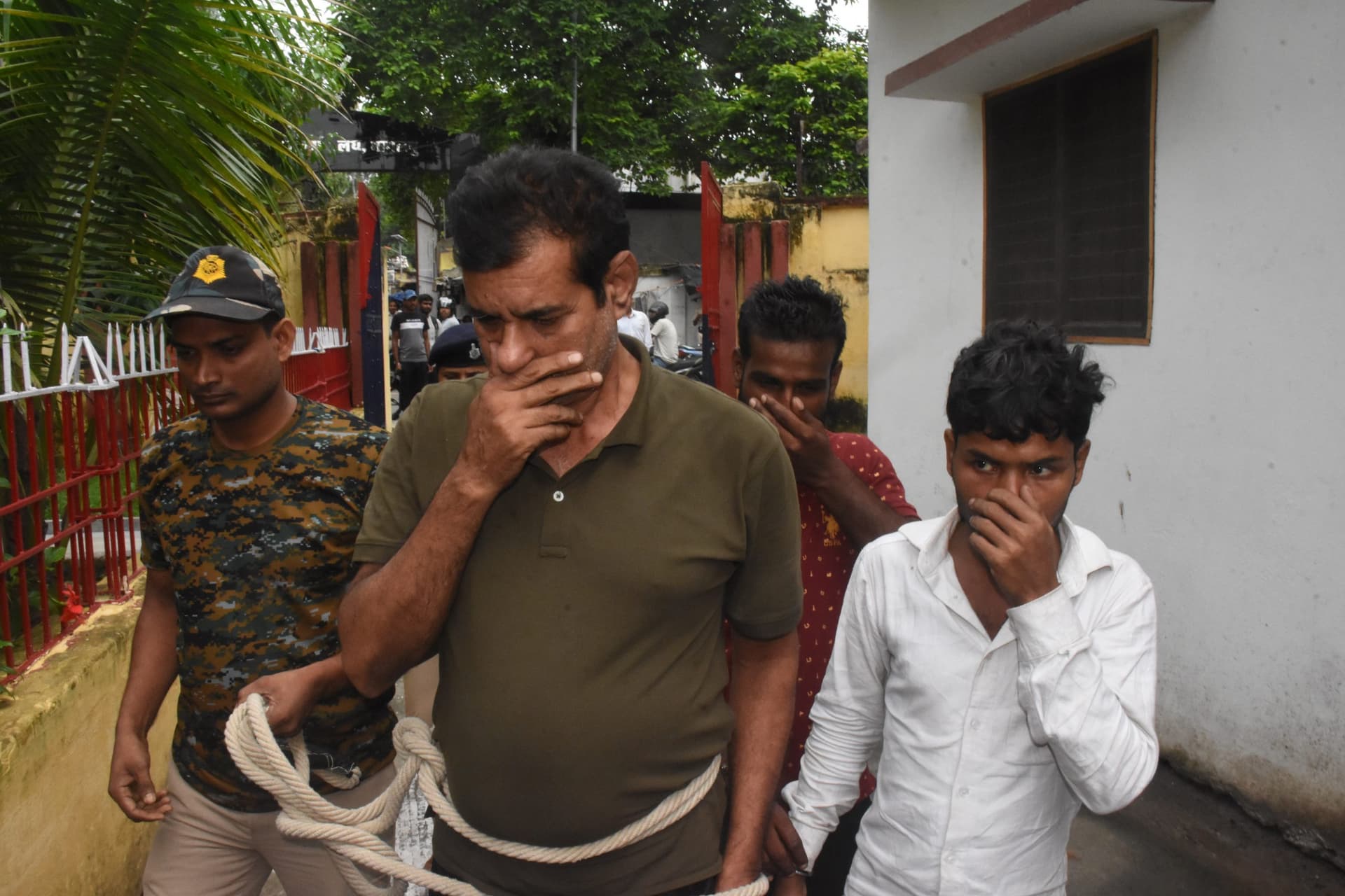 Bihar News: भागलपुर में मॉल के नीचे रेस्टोरेंट की आड़ में चल रहा था देह व्यापार, चौंकाने वाले खुलासे हुए