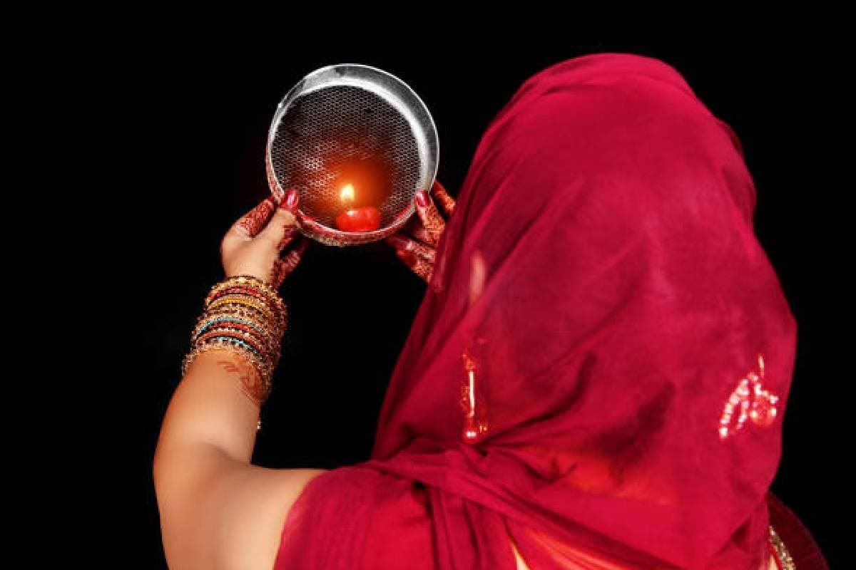 Karwa Chauth 2024 Kab Hai: क्या इस बार भी देरी से निकलेगा चांद, जानें कब रखा जाएगा व्रत?