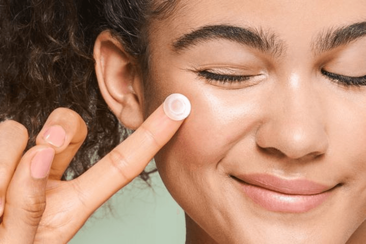 Pimple Patches Benefits: न केवल पिंपल छुपाने बल्कि जड़ से साफ करने में असरदार होते है ये  पिंपल पेचेस