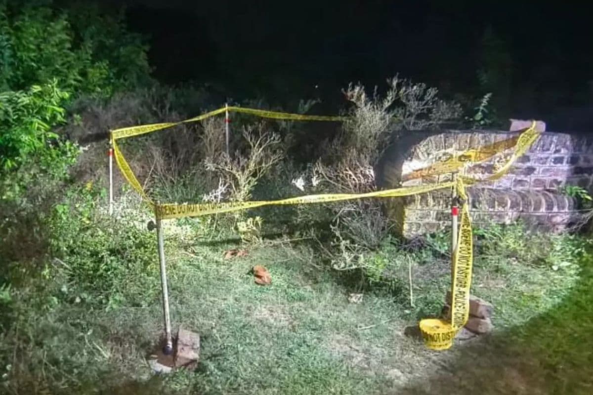 UP में एक और एनकाउंटर, चलती ट्रेन से RPF कांस्टेबलों को फेंकने वाले बदमाश को STF ने मार गिराया