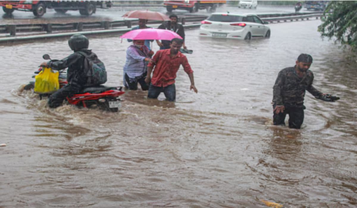 Bihar Weather: बिहार में आफत बनकर बरसेगा बादल, इन 15 जिलों में भारी बारिश का अलर्ट जारी…