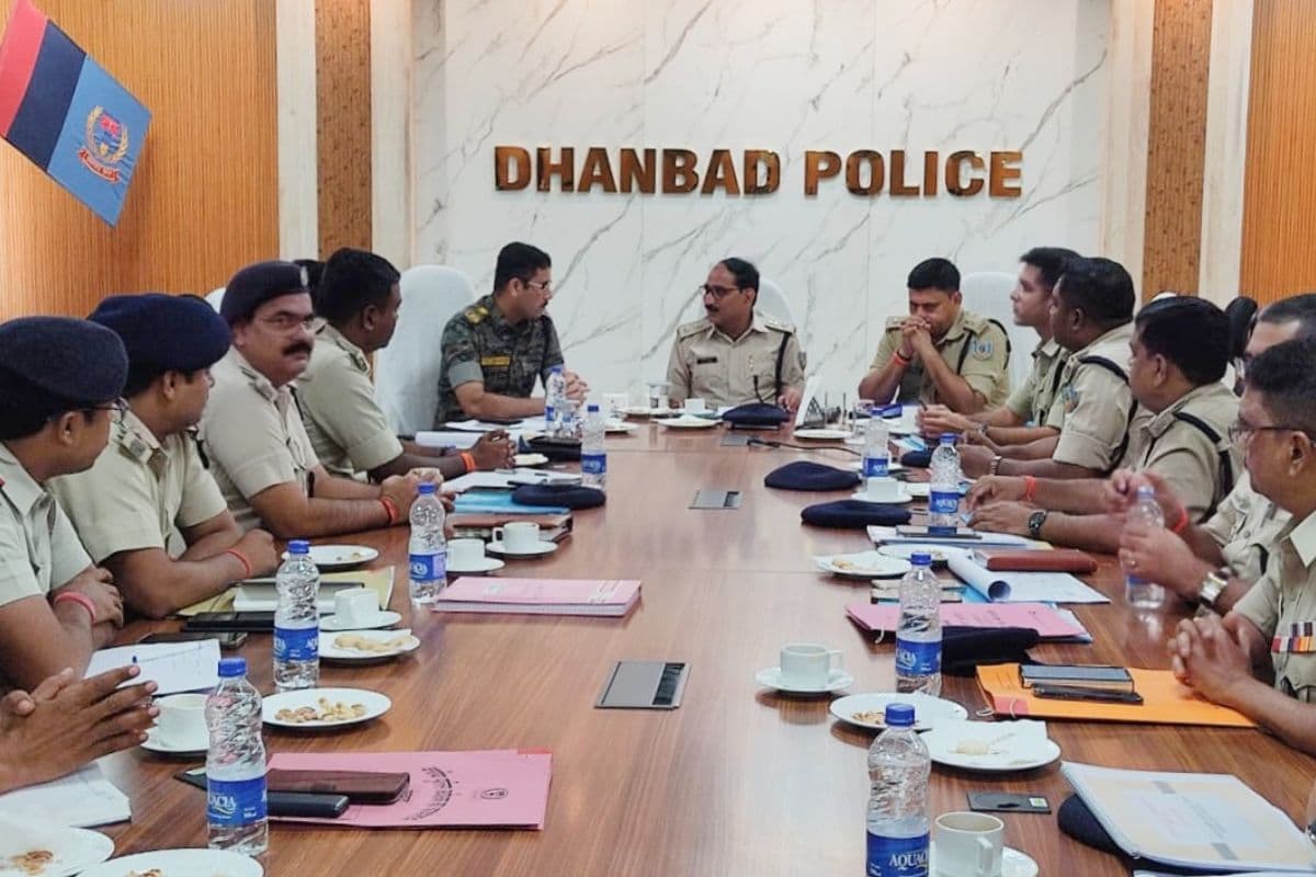 झारखंड विधानसभा चुनाव से पहले हाईलेवल मीटिंग, बॉर्डर पर विशेष चौकसी, अपराधियों पर कड़ी नजर