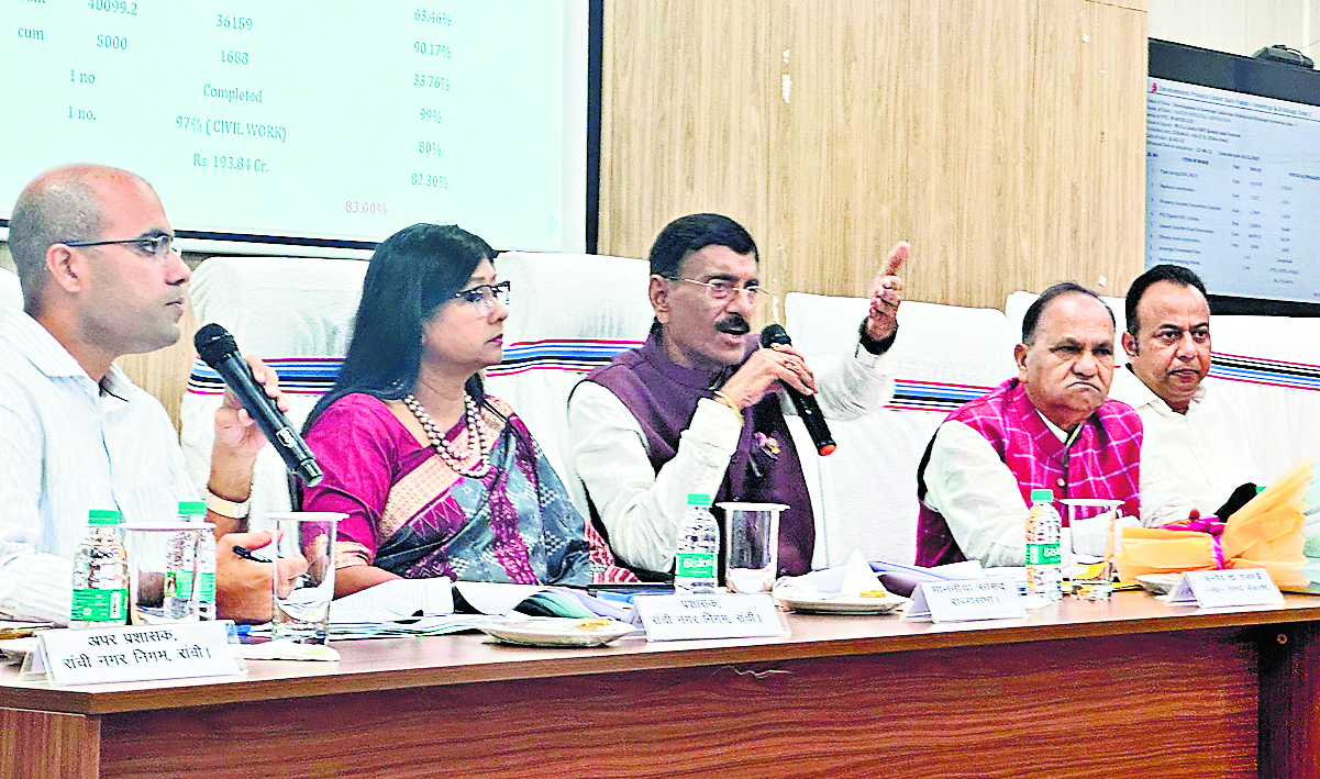 Ranchi news : शहर में लगा है कचरे का अंबार, व्यवस्था में सुधार लाये नगर निगम : संजय सेठ