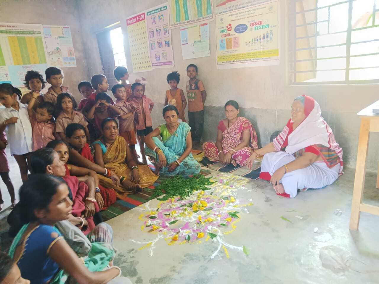 जिले के सभी आंगनबाड़ी केंद्रों पर गर्भवती महिलाओं की गोदभराई कार्यक्रम आयोजित