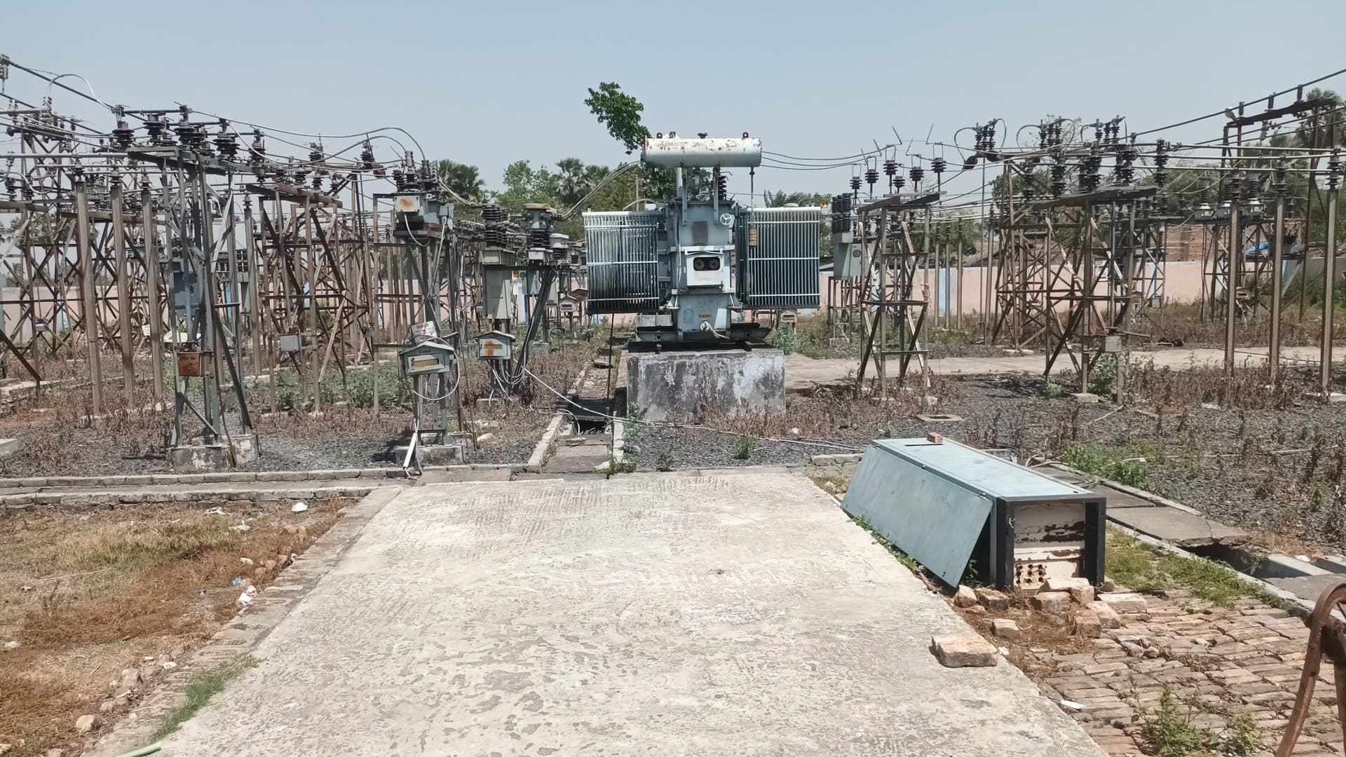 Fault in 33 thousand KVA: बिजली को लेकर वारिसनगर के उपभोक्ता परेशान, 33 हजार केवीए में खराबी