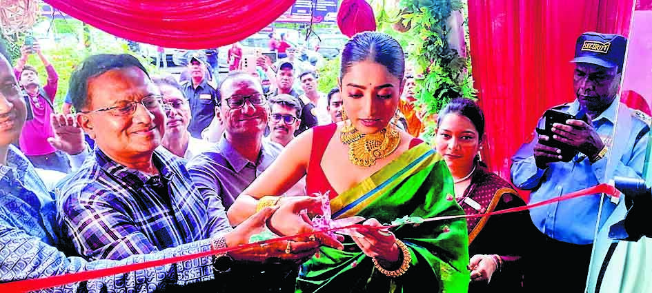 दुर्गापुर में सेनको गोल्ड एंड डायमंड्स का एनिवर्सरी ऑफर