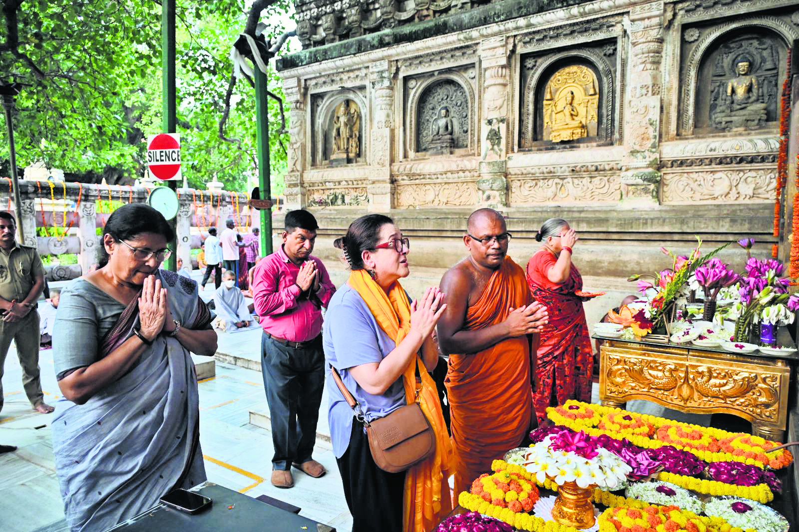 Gaya News : ग्रीस की राजदूत ने की महाबोधि मंदिर में पूजा-अर्चना