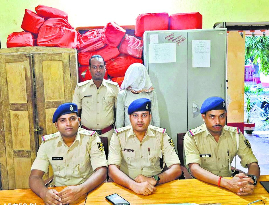 Gopalganj News : दियारे से 50 हजार का इनामी कुख्यात अमरेंद्र सिंह गिरफ्तार, थाने में तीन मामले हैं दर्ज,