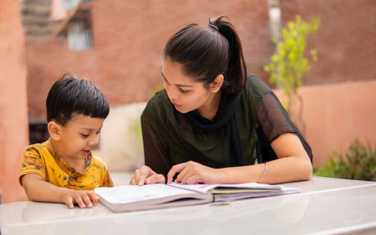 Parenting Tips: बच्चों की ध्यान शक्ति बढ़ाने में मदद करेंगी ये आदतें