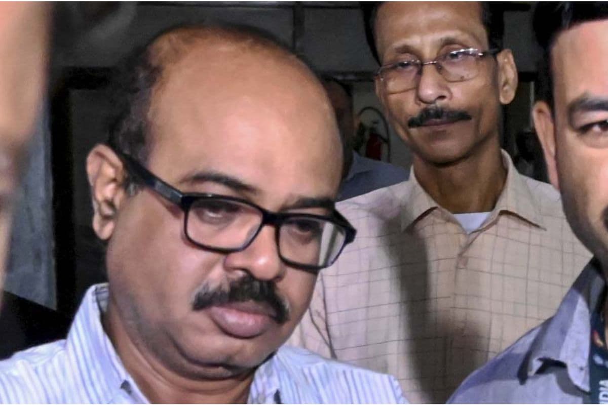 Kolkata Doctor Murder Case : टाला थाने के पूर्व ओसी पड़े बीमार, प्रेसीडेंसी जेल अस्पताल में भर्ती