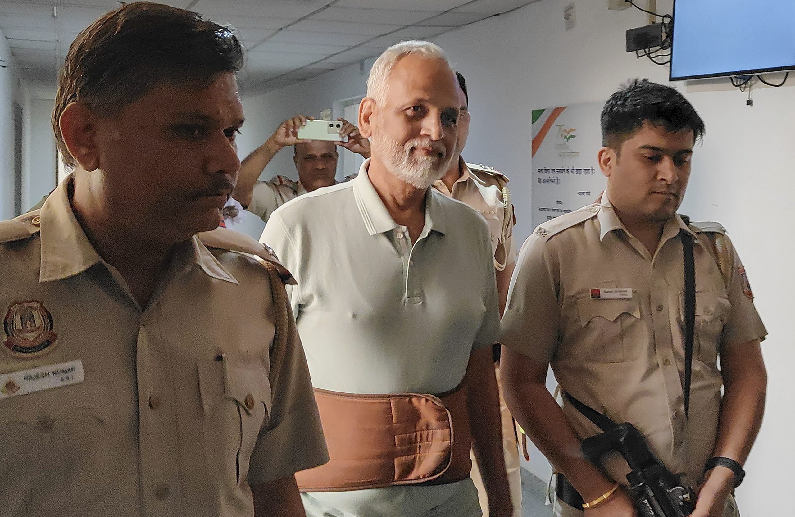 Satyendar Jain Gets Bail: ‘आप’ नेता सत्येंद्र जैन को मिली जमानत, पत्नी ने जताई खुशी, कहा- कुछ भी नहीं किया गलत