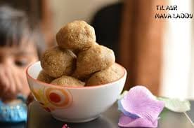 Diwali Sweets Recipe: इस दिवाली घर पर बनाएं तिल खोया के टेस्टी लड्डू, जानें आसान विधि
