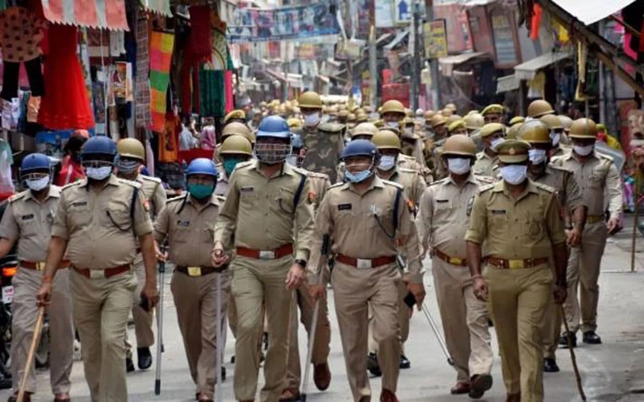 Navratri 2024: नहीं बख्शे जाएंगे दुर्गा पूजा में खलल डालने वाले, पुलिस को मिली टियर गैस, वाटर कैनन चलाने की ट्रेनिंग