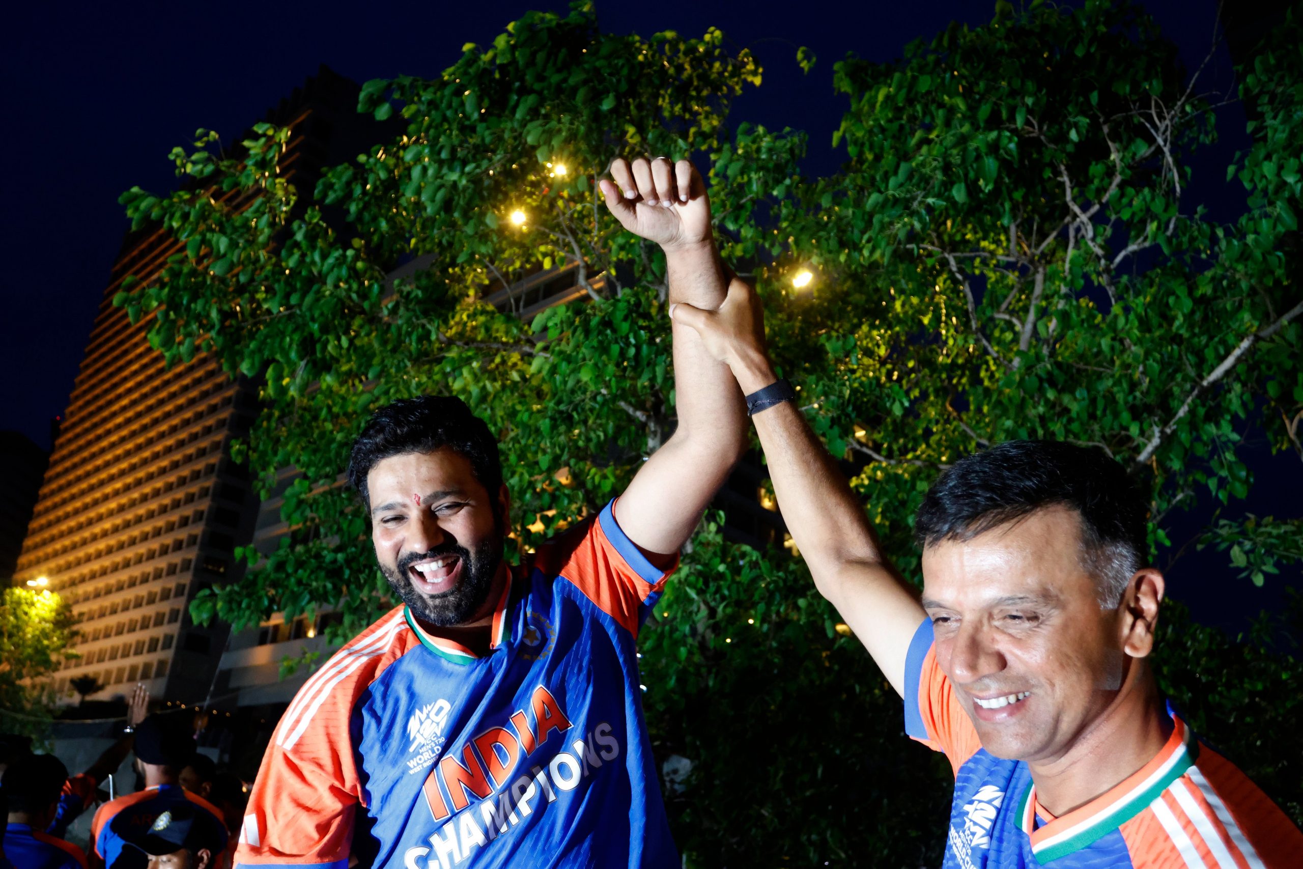 न्यूजीलैंड टेस्ट से पहले अभ्यास सत्र में Rohit Sharma और कोहली के साथ दिखे राहुल द्रविड़, वीडियो वायरल