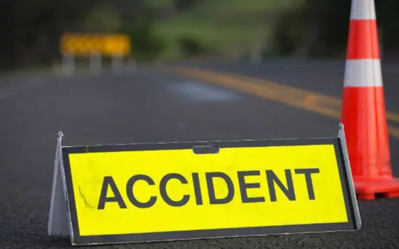 Accident: दुर्गाष्टमी के दिन बड़ा सड़क हादसा, कार ने पैदल कोचिंग जा रहे छात्र को रौंदा