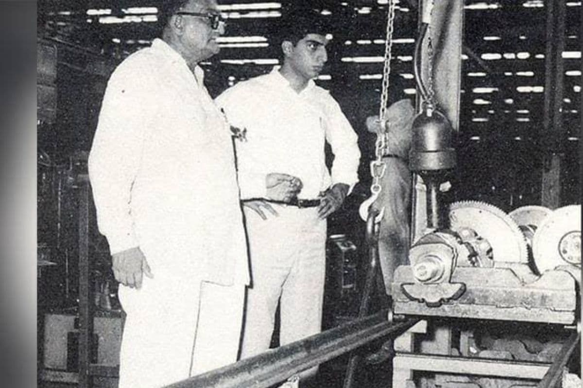Ratan Tata: रतन टाटा की अनदेखी तस्वीरें, जिन्हें लोग अब मोबाइल में सेव रखेंगे