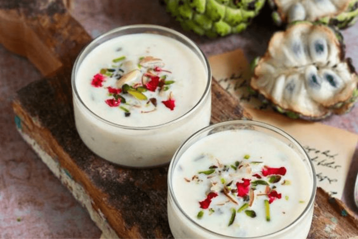 Mata Lakshmi Bhog: माता लक्ष्मी को पसंद है ये भोग: जानें लिस्ट और रेसिपी