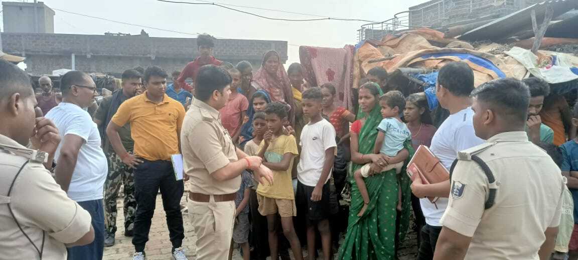 पोते के छठियारा में नाच के दौरान ताबड़तोड़ हुई फायरिंग, दादा के पेट में लगी गोली