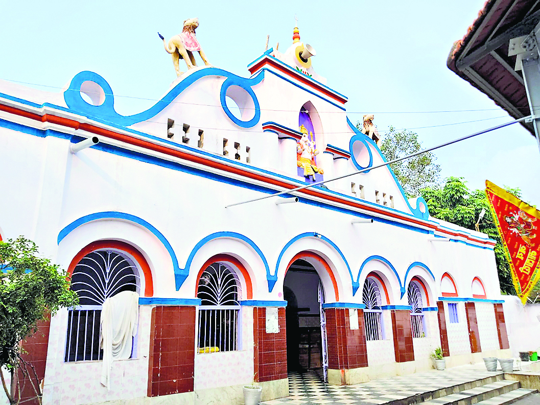 Dhanbad News: झरिया राजागढ़ की पूजा का इतिहास 500 साल पुराना, डोम राजा से युद्ध जीतने पर राजा संग्राम सिंह ने शुरू की थी पूजा
