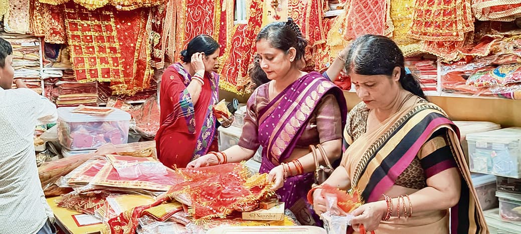 Gopalganj News : मां कात्यायनी की हुई पूजा, आज होगी कालरात्रि की साधना, पंडालों में उमड़ रही श्रद्धालुओं की भीड़