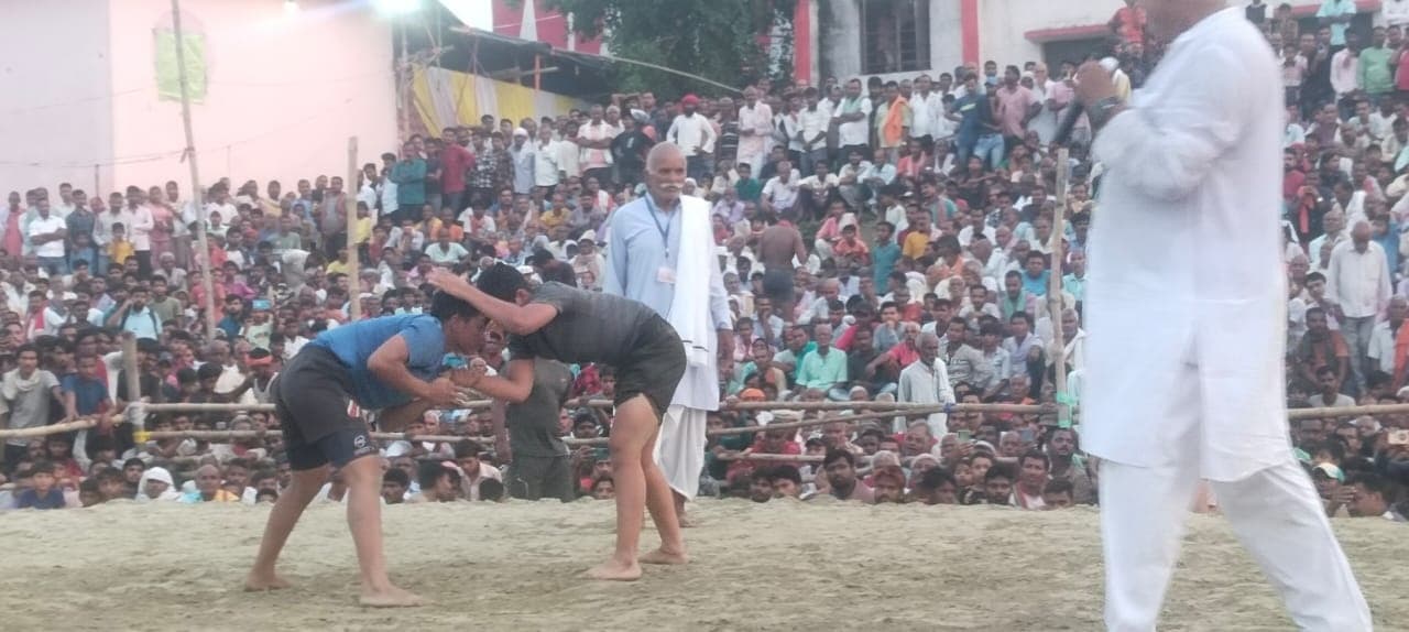 Samastipur News: कुश्ती प्रतियोगिता में तीन दर्ज पहलवानों दिखाया जलवा