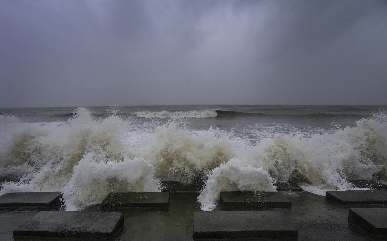 Bihar Weather: बिहार में तूफान ‘दाना’ का कितना असर दिखेगा? जानिए बारिश का सिस्टम कबतक सक्रिय रहेगा…