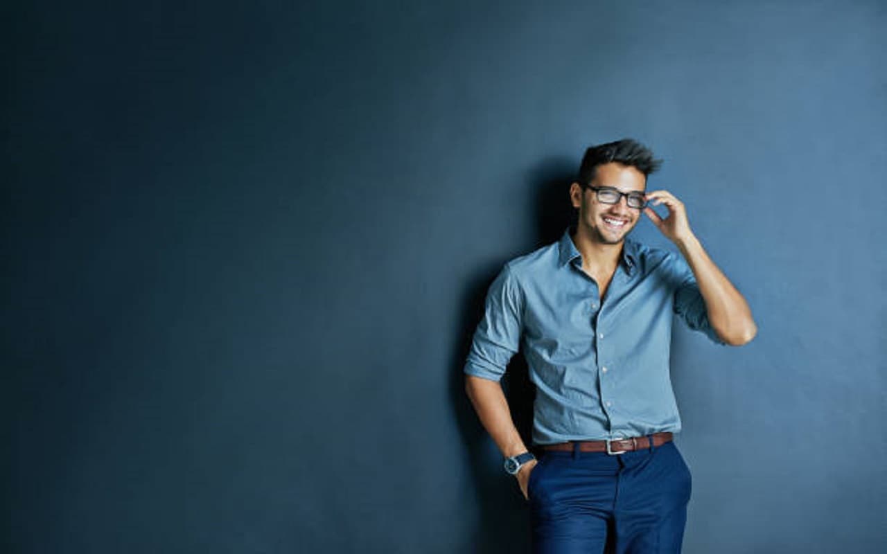 Fashion Tips: लड़कियों के अनुसार लड़कों पर बहुत अच्छे लगते हैं इस रंग के कपड़े
