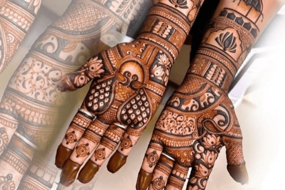 Karwa Chauth latest Mehndi Design: पुराने डिजाइन से हो गई है बोर तो देखे ये लेटेस्ट डिजाइन