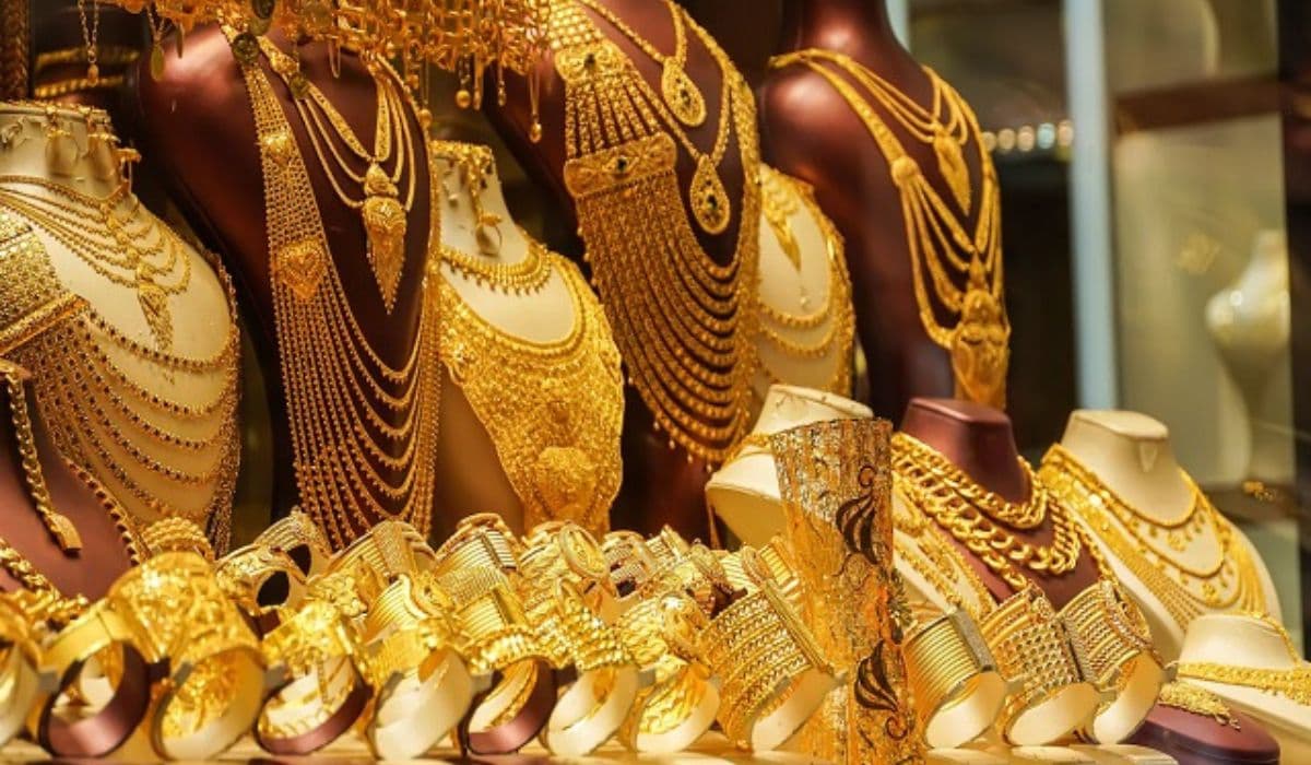 Patna Gold Price Today: नवरात्रि में सोना हुआ महंगा, पटना के बाजारों में जानें चांदी का हाल
