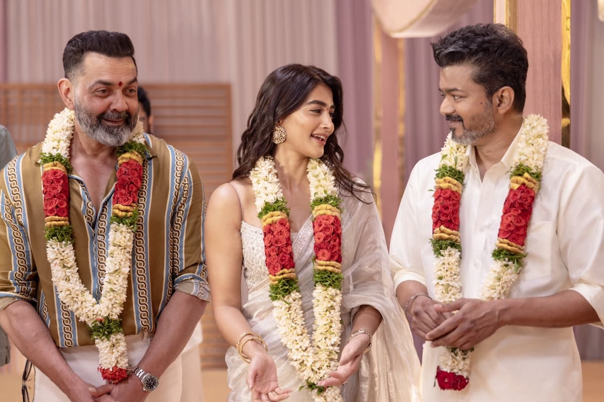 Thalapathy 69: विजय की आखिरी फिल्म में होंगे ये 2 खूखांर विलेन, फिल्म के सेट से तसवीरें वायरल
