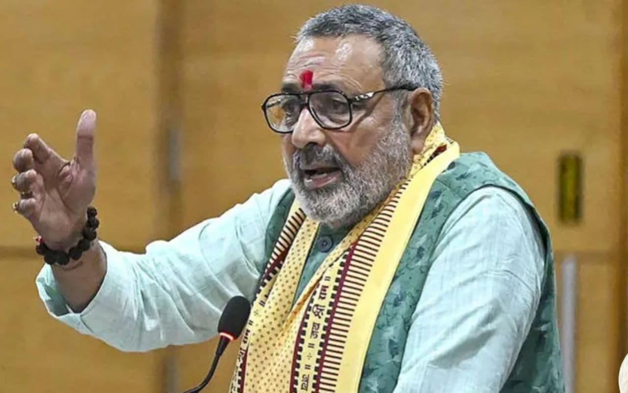 RJD में रानी के पेट से पैदा बेटा संभाल रहा राजगद्दी, केंद्रीय मंत्री का तेजस्वी यादव पर निशाना