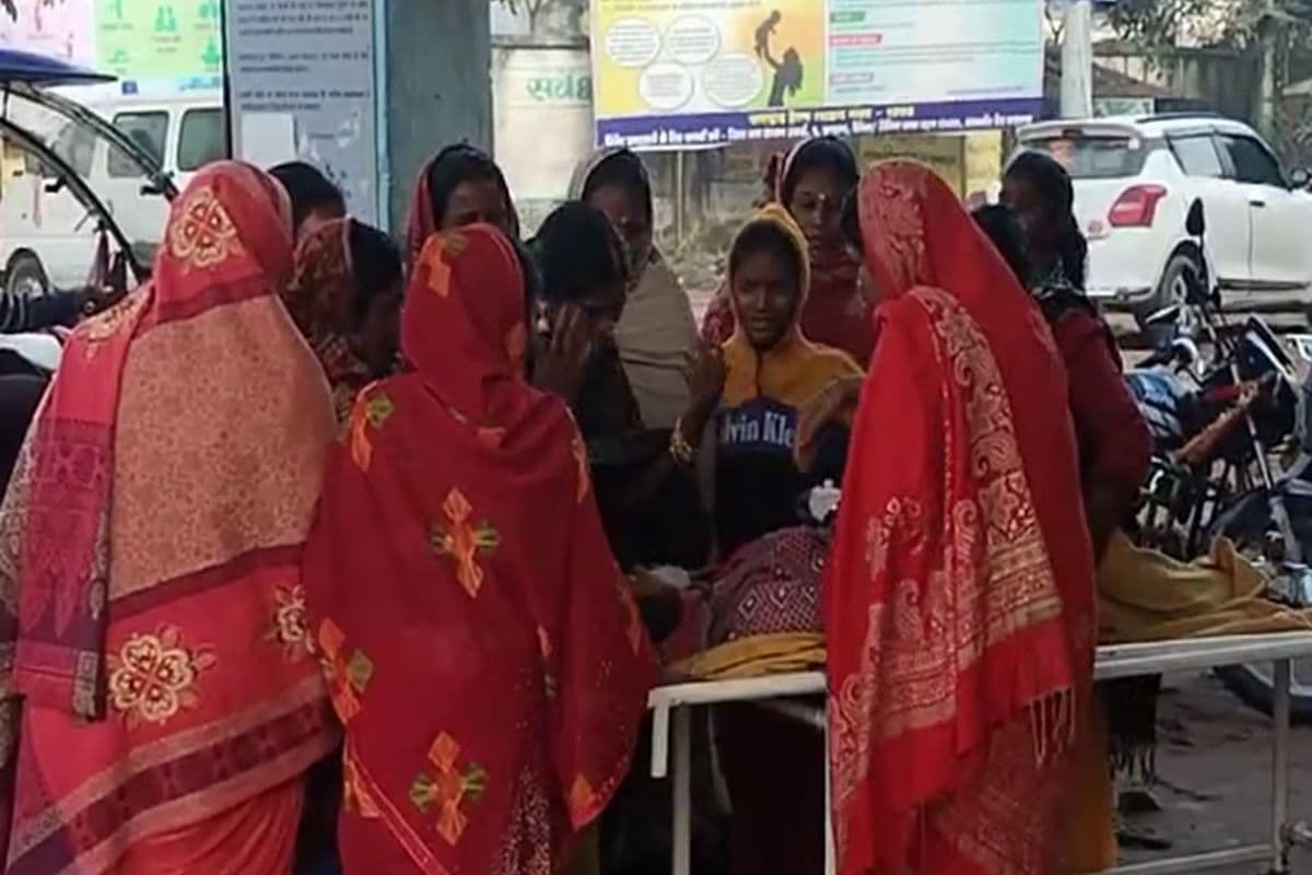Bihar News: बेतिया के अस्पताल में जच्चा-बच्चा की मौत, उपाधीक्षक प्रशांत किशोर हुए निलंबित
