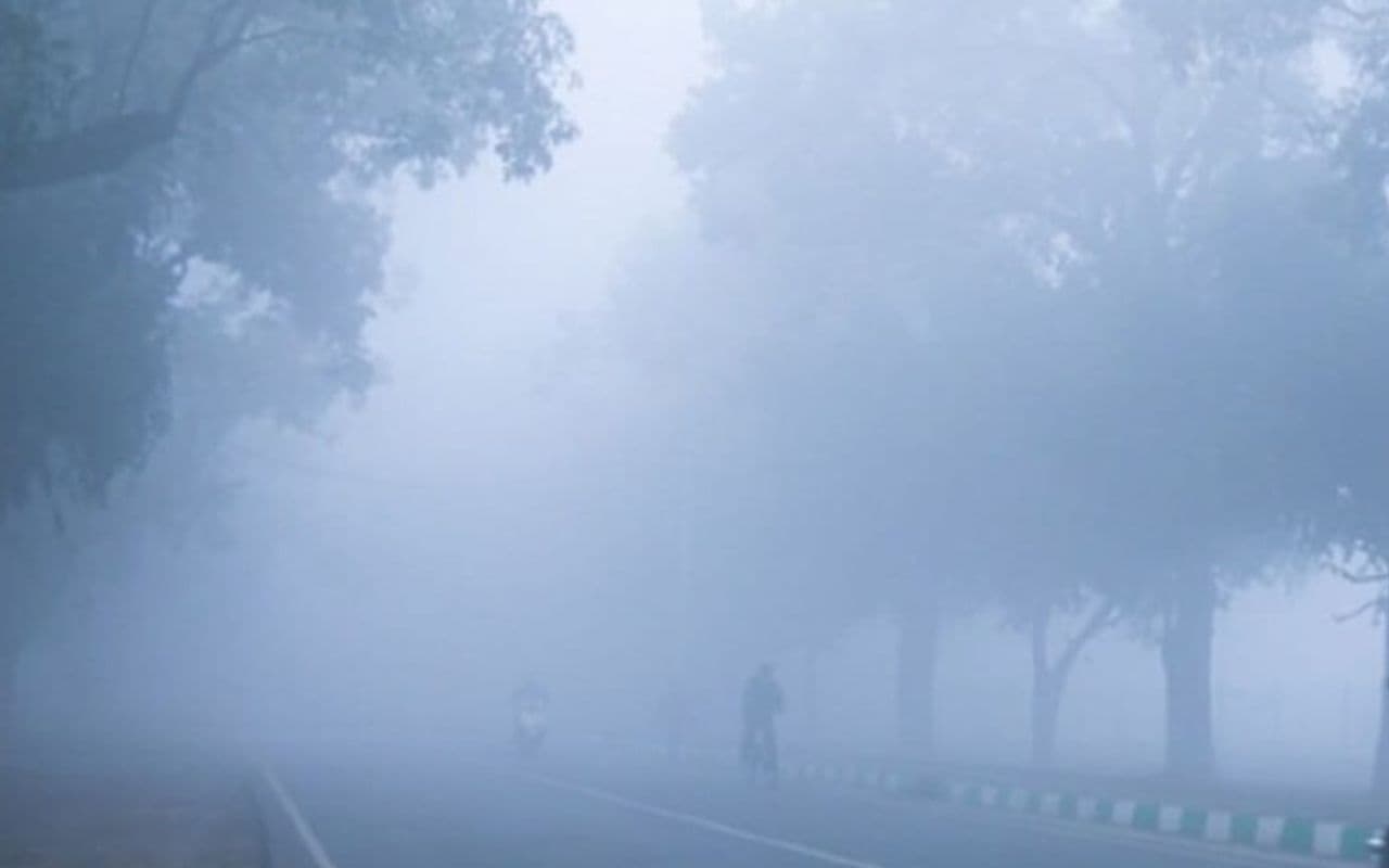 Patna Weather: पटना की हवा हुई जहरीली, कड़ाके की ठंड के लिए अभी लगेगा सप्ताह भर का समय, जानें मौसम अपडेट
