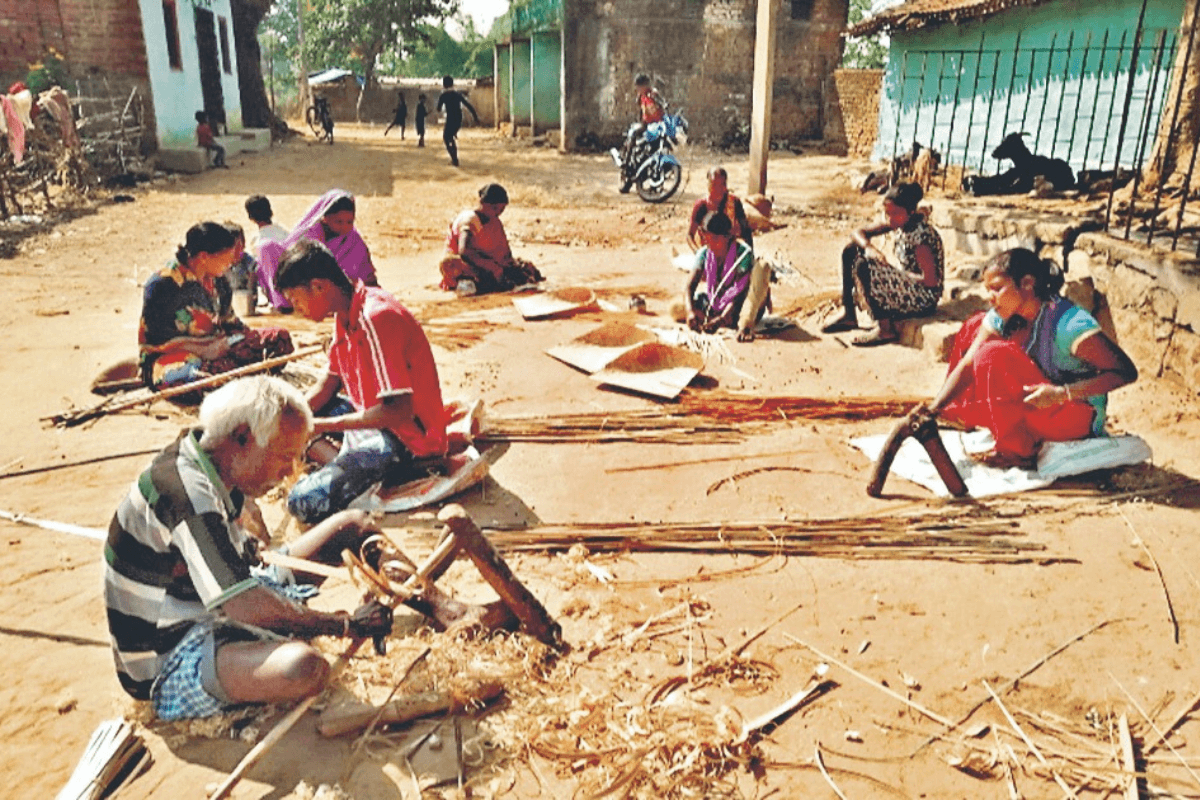 Chhath Puja: UP, MP से लेकर बिहार तक जाता है झारखंड के इस गांव का बना सूप, दउरा और बेना, मन की बात कार्यक्रम में हो चुका है प्रसारण