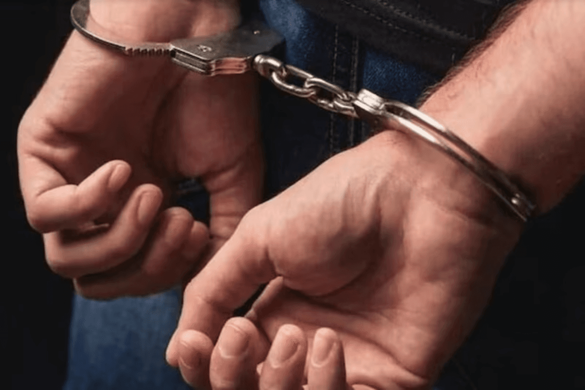 Gopalganj News: बड़ी घटना को अंजाम देने जा रहे 9 बदमाश गिरफ्तार, देसी कट्टा, धारदार हथियार सहित कई सामान जब्त