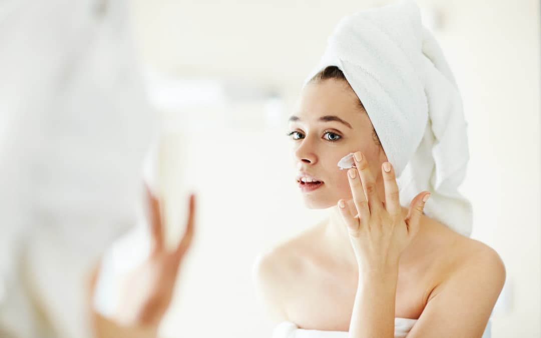 Skincare Tips: इस मौसम त्वचा हो रही है रुखी और बेजान, फॉलो करें ये 5 टिप्स