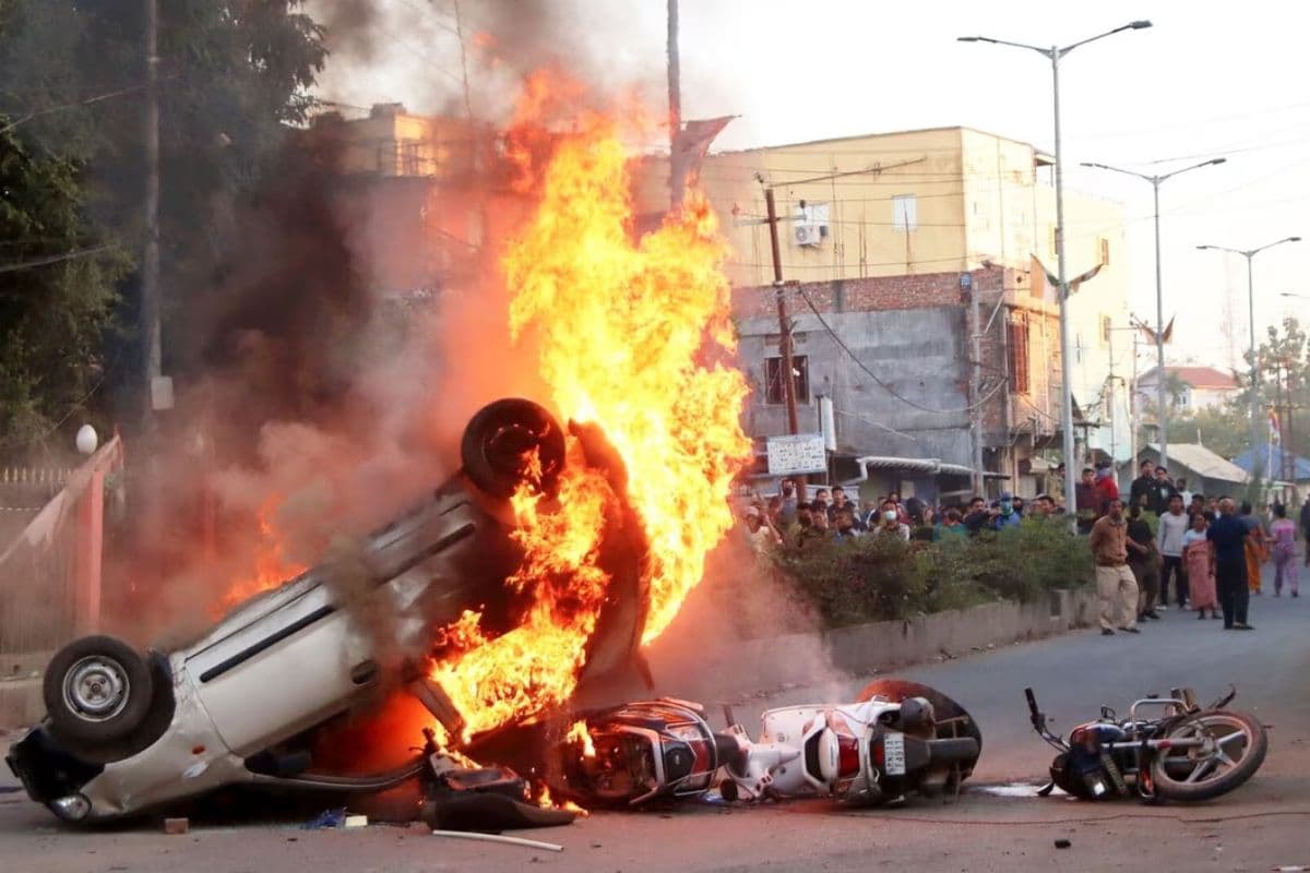 Violence Again in Manipur: मणिपुर में फिर भड़की हिंसा, 7 जिलों में इंटरनेट बंद, लगा कर्फ्यू
